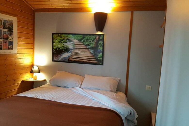 Camping Les Chalets Sur La Dordogne