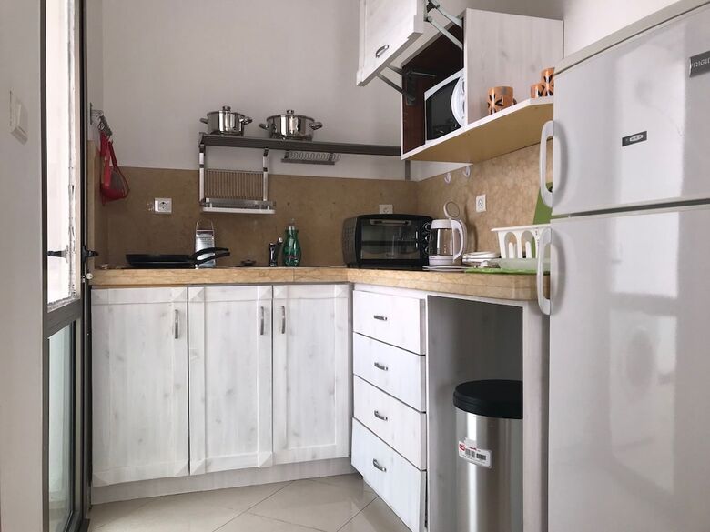 Kav Apartments - Allenby St. 20
