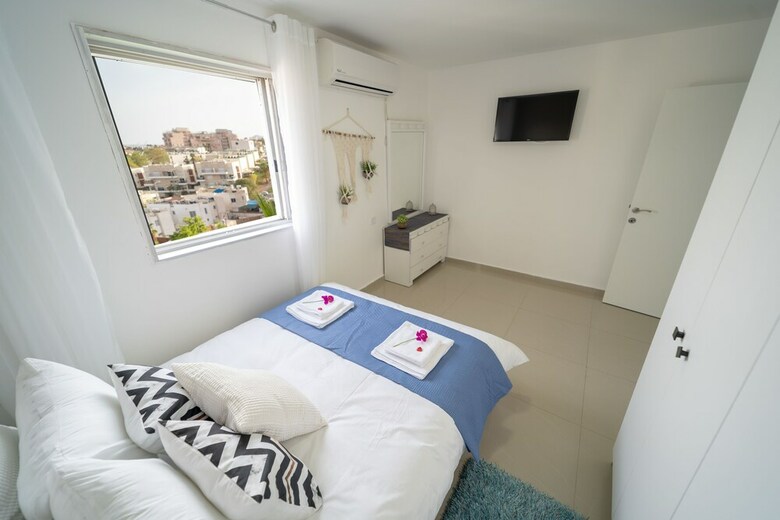 Sea View Spacious 3 Bedroom Apartment