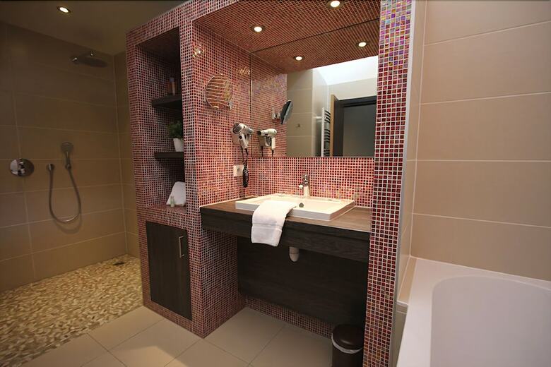 Hotel H�tel Les Aliz�s