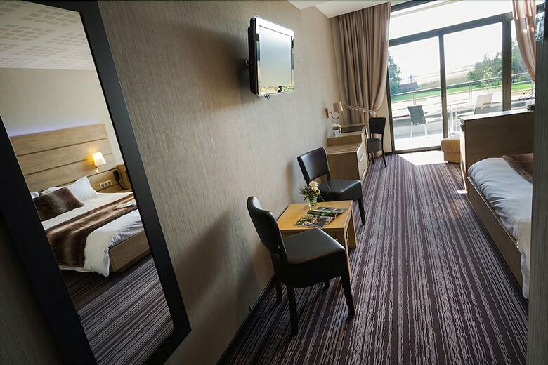 Hotel H�tel Les Aliz�s