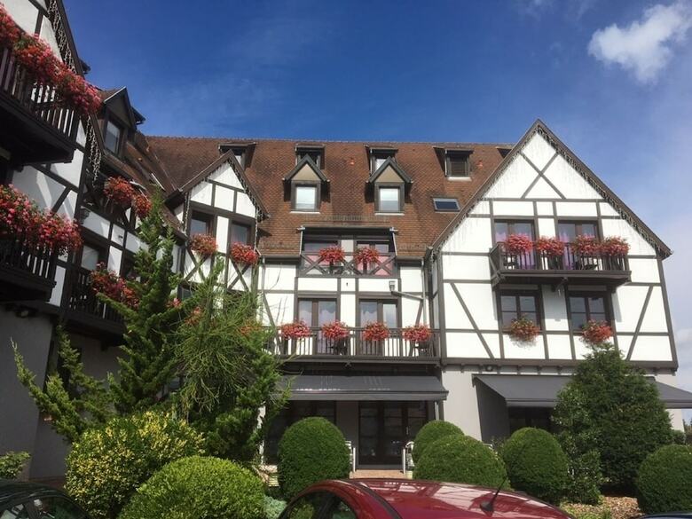Hotel H�tel Les Aliz�s