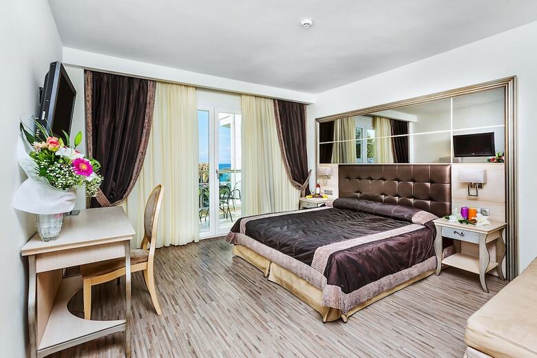 Elinotel Apolamare Hotel