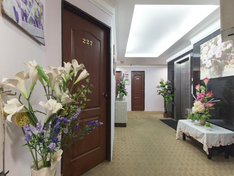 Oyo 1102 Amani Hotel