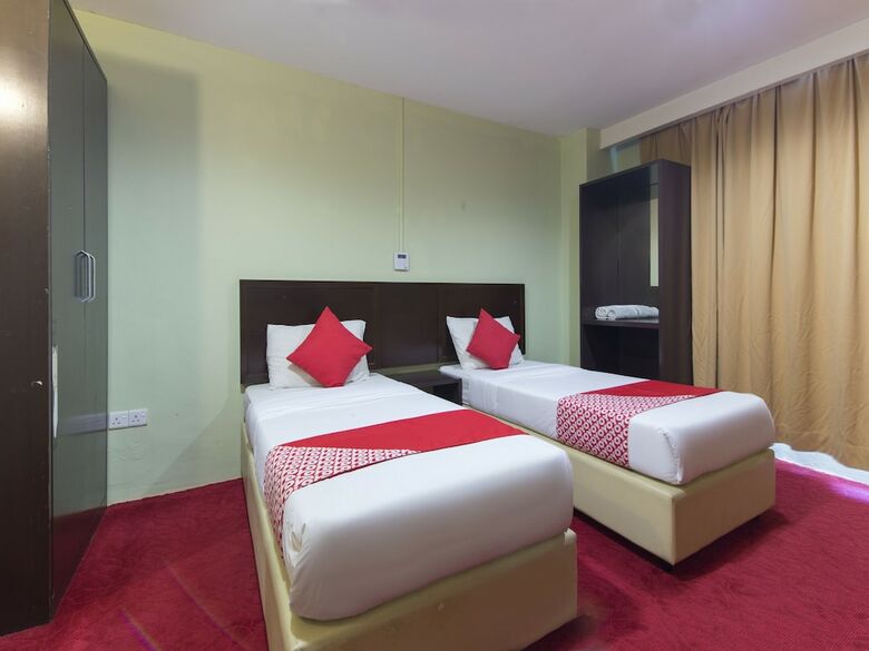Oyo 1102 Amani Hotel