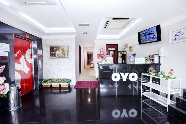 Oyo 1102 Amani Hotel
