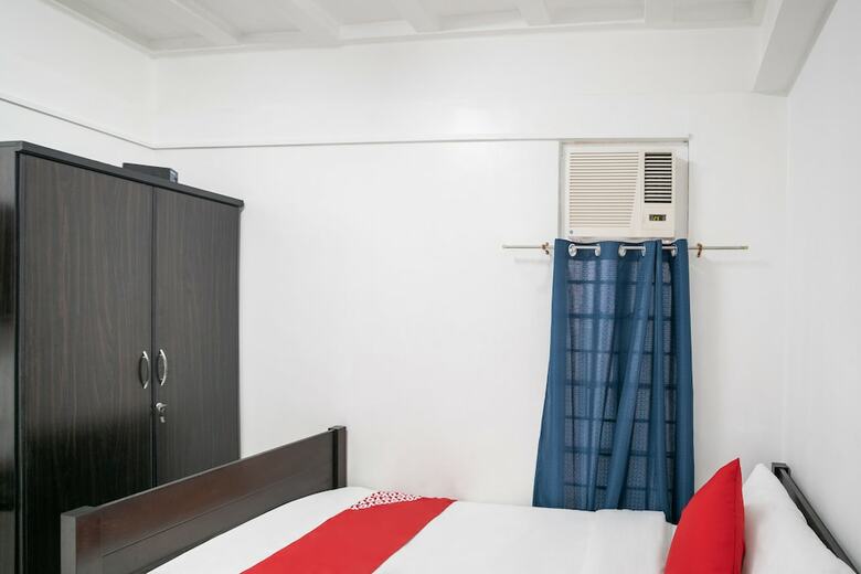 Hotel Oyo 179 Aguados Place