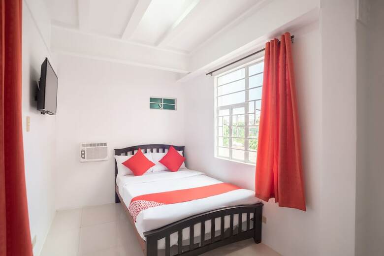 Hotel Oyo 179 Aguados Place