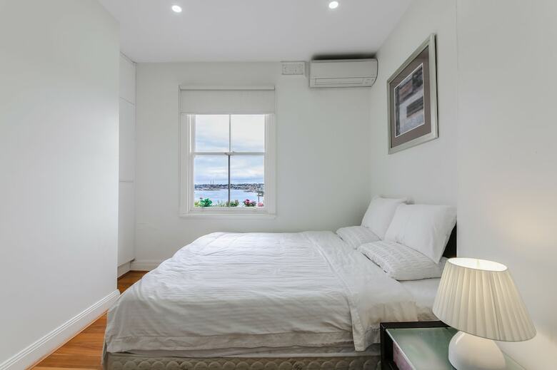 Waterview Terrace In Historic Rocks