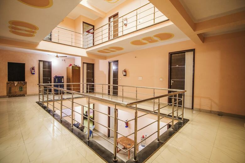 Hotel Gopi Dham