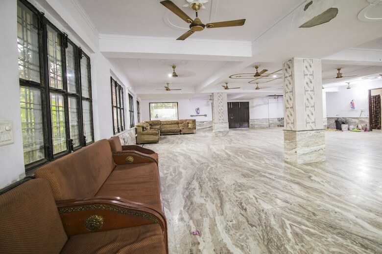 Hotel Gopi Dham