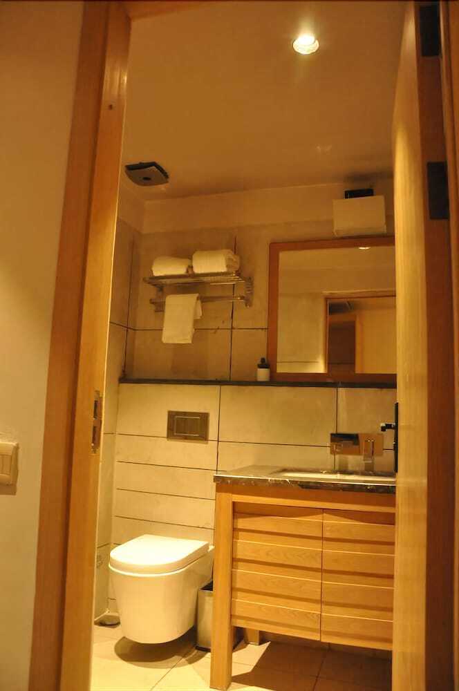 Hotel The Grand Kasturi