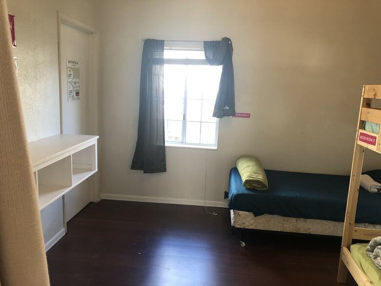 Hostal Whole Family - Wholeville