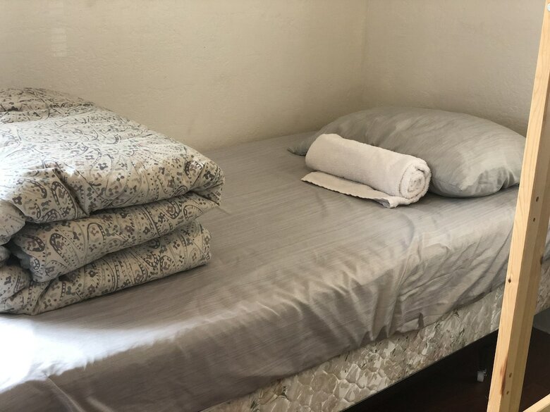 Hostal Whole Family - Wholeville