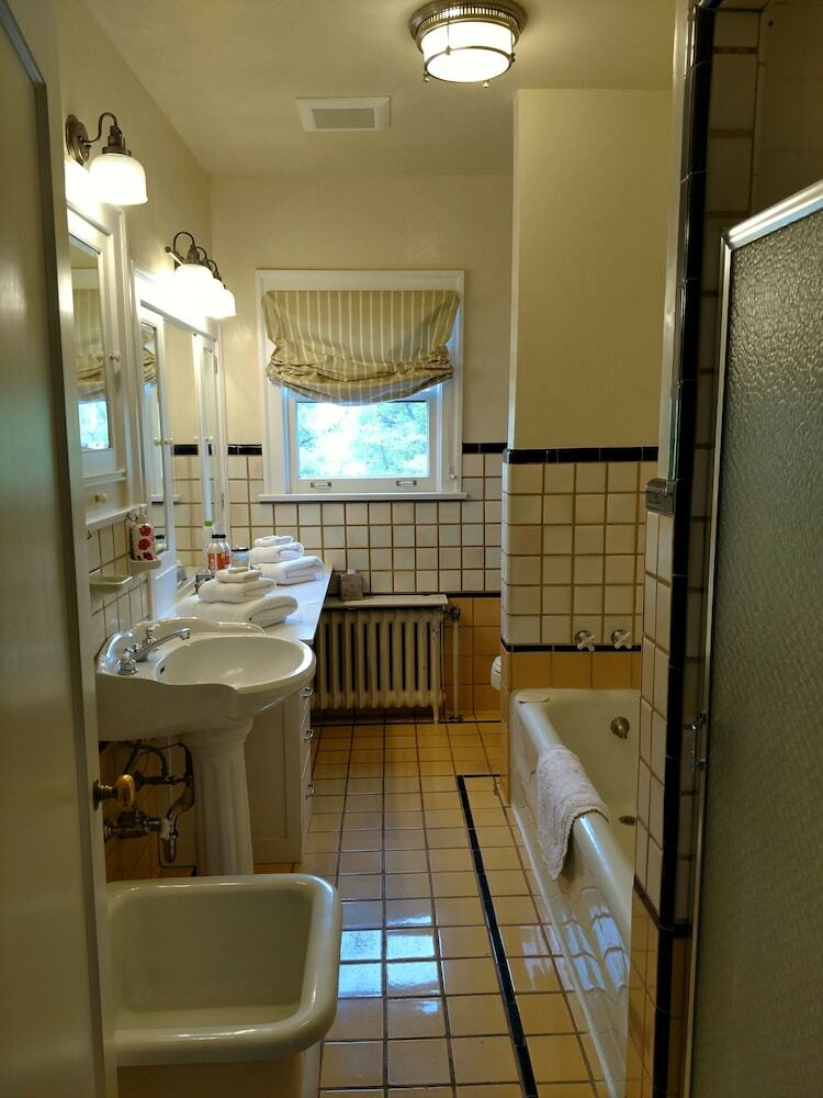 Bed & Breakfast The Stang Manor