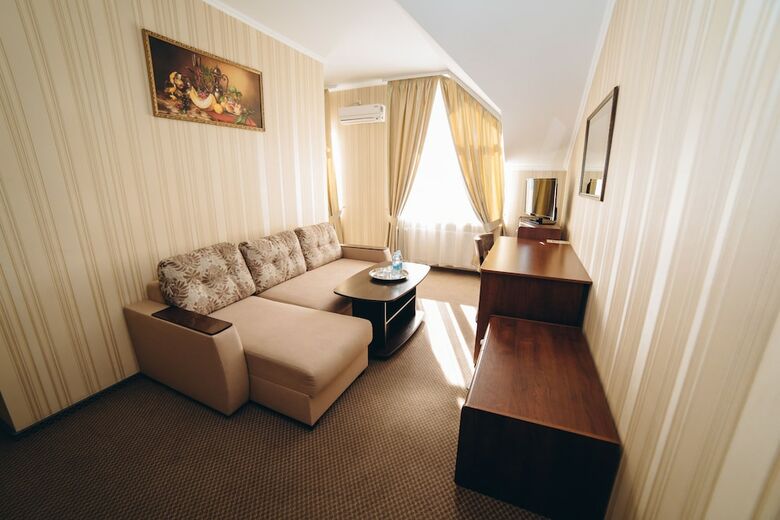 Hotel Complex Globus