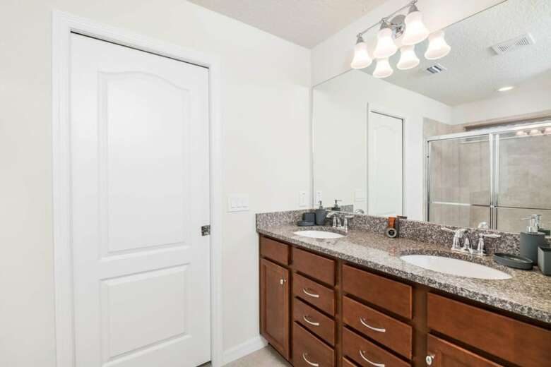 Windsor At Westside - 1776 Lima By Fairytale Vr