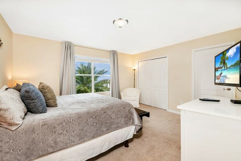 Storey Lake - 4861 Clock By Fairytale Vr