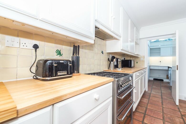 Pml Apartments Kensington