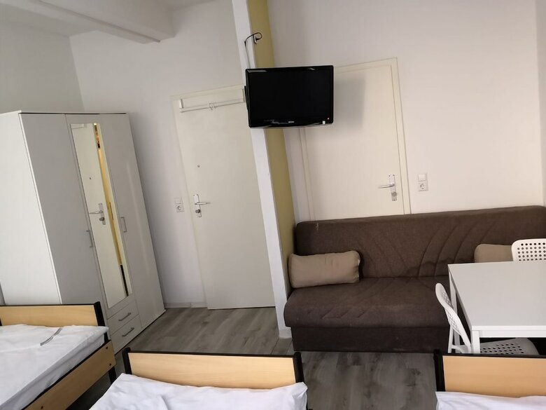 Hostal Zimmer Stuttgart Mitte Ab Apartments - Hostel