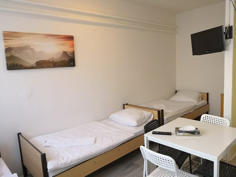 Hostal Zimmer Stuttgart Mitte Ab Apartments - Hostel