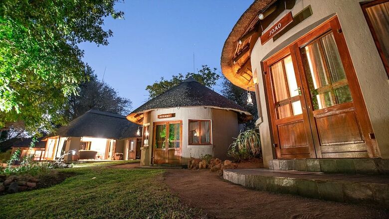 Posada Ivory Wilderness River Rock Lodge