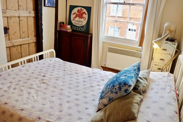 Bed & Breakfast Four Doors