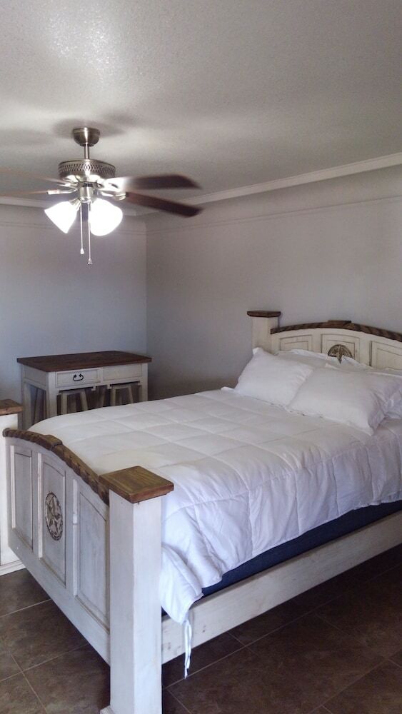 Hotel B.a.s.i.c. Lodgings