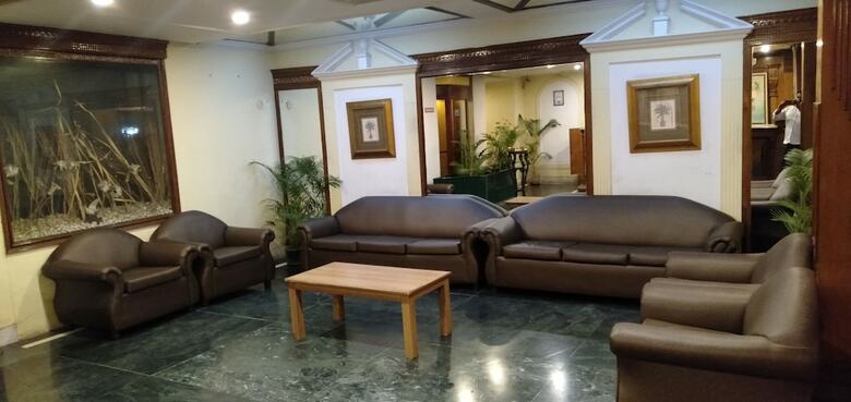 Hotel Eden Park Residency