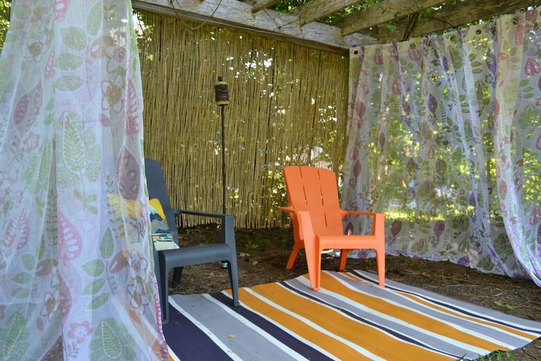 Red Mahone Bed & Breakfast