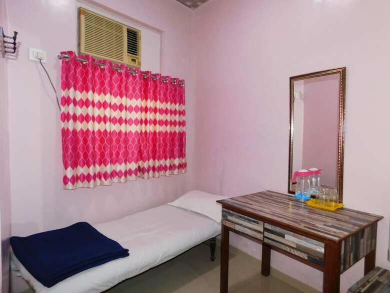 Srk Hotel