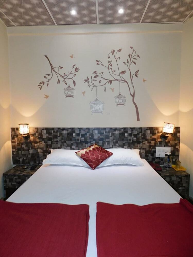 Srk Hotel