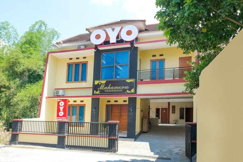 Hotel Oyo 895 Mahameru Residence