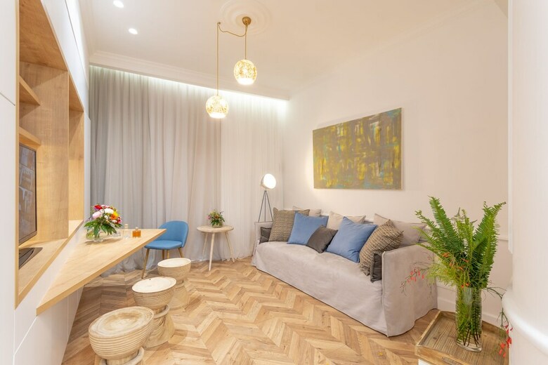 Chandakos 8 Design Apartments