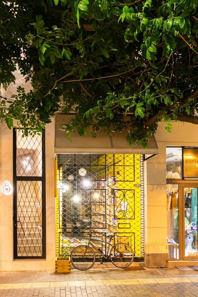 Chandakos 8 Design Apartments