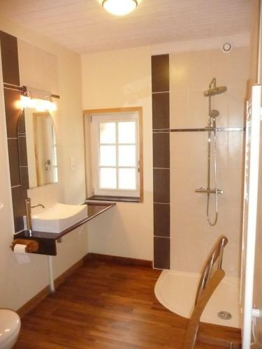 Hostal La Cotini�re