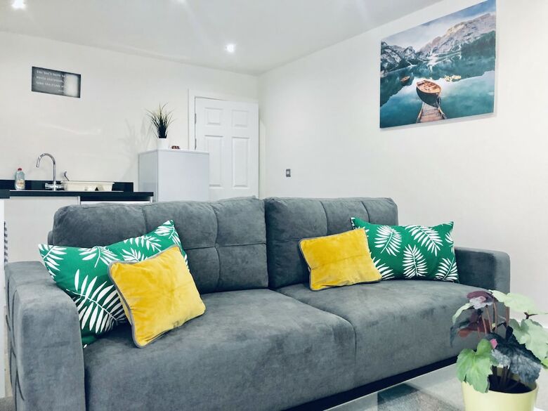 Snapos Luxury Serviced Apartments Shield House