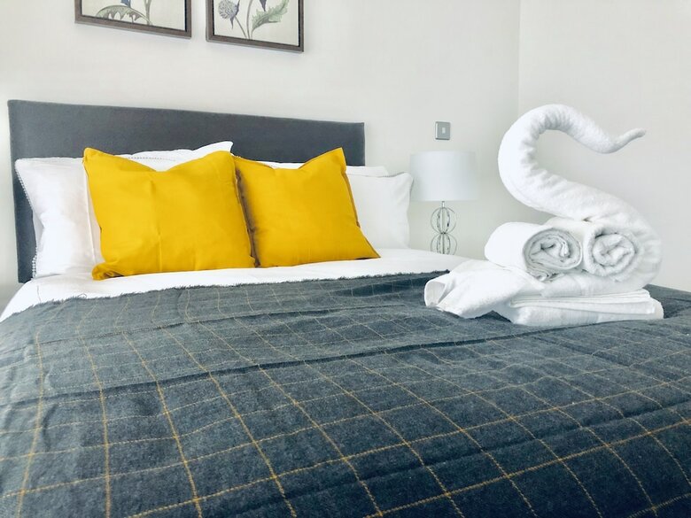 Snapos Luxury Serviced Apartments Shield House