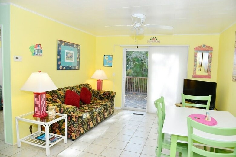 The Palmview And Sandpiper Inns