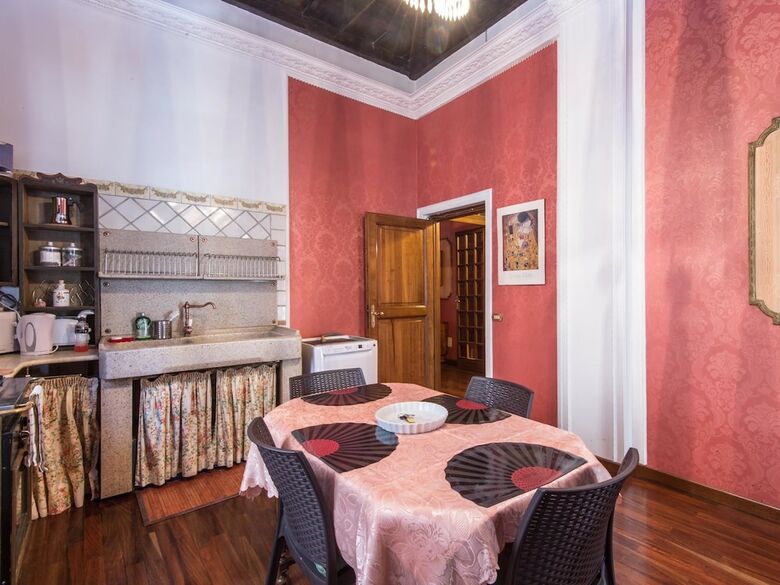 Rsh Spanish Steps Luxury Apartment