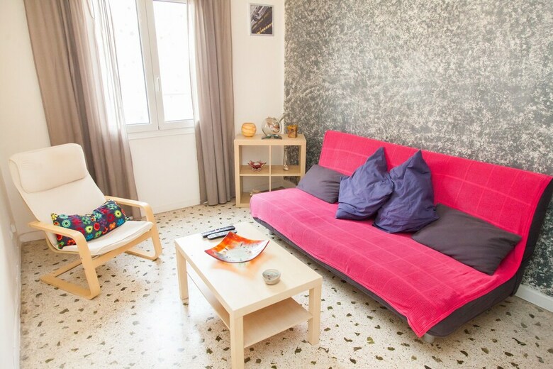 Beautiful Apartment Near Keramikossubway