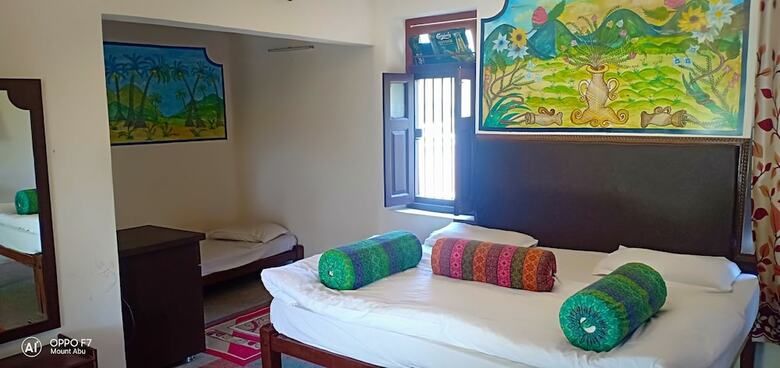 Hotel Royal Heritage Lake View Resort