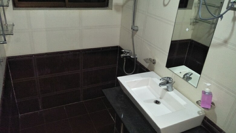 Hotel 9 Pearls Resort