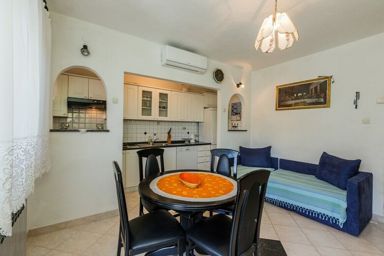 Apartamentos House Grgin