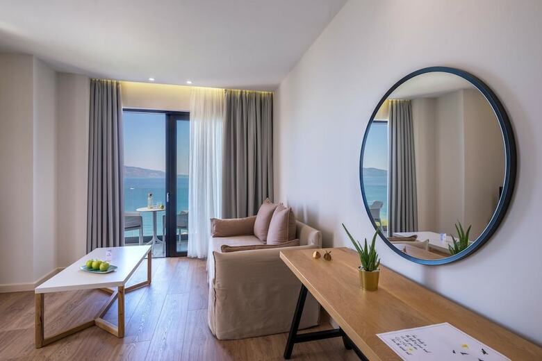 Glow Boutique Hotel & Suites