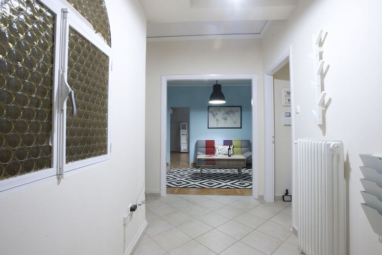 Ambelokipi. Spacious Sunny Apartment