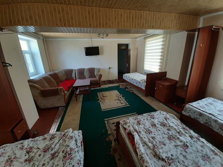 Hotel Hostel Nur
