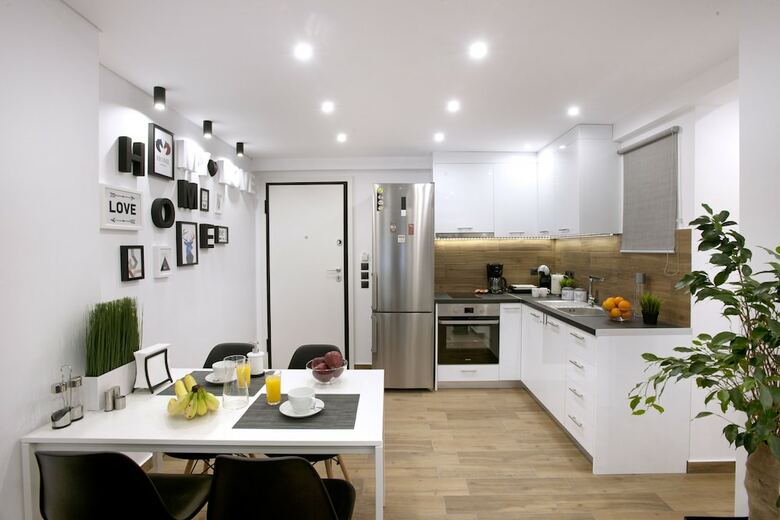 (?) Koukaki, Modern, Newly Refurbished Apartment