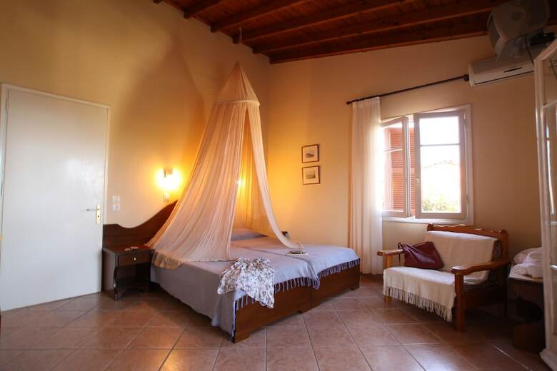 Fouxia Apartments And Studios