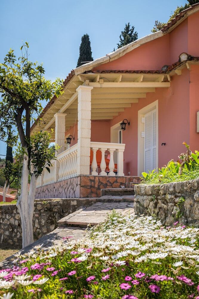 Fouxia Apartments And Studios